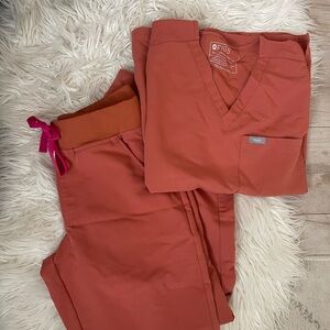 Figs scrubs in terracotta. Casma top and zamora joggers, both XS
